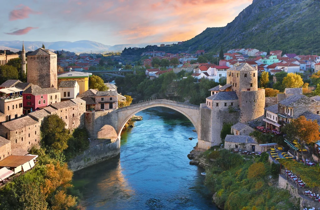 Bosnien Herzegowina Mostar Altstadt Bruecke